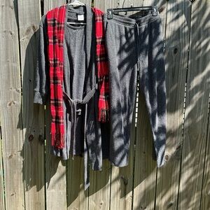 Lands End 3-Piece Gray Lounge Set with Red Plaid Scarf